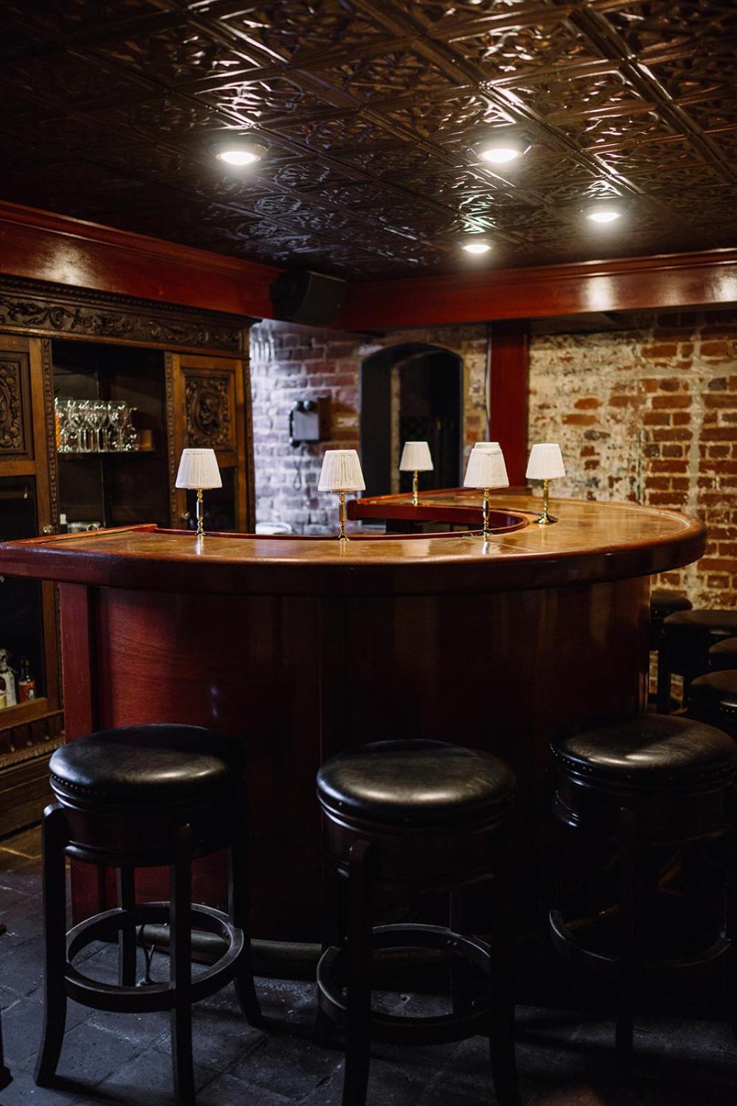 Ironclad Inn And Bourbon Room Fredericksburg Bagian luar foto