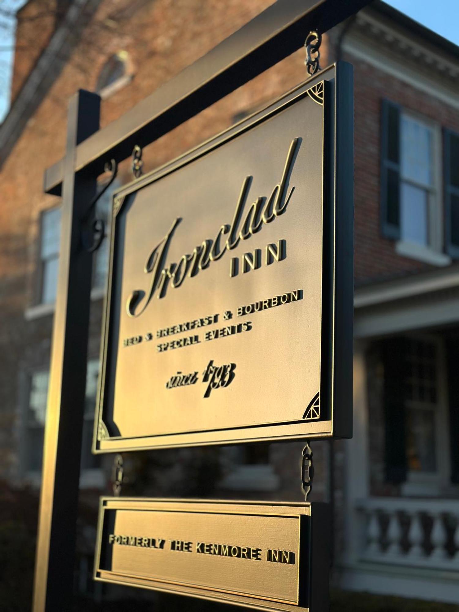 Ironclad Inn And Bourbon Room Fredericksburg Bagian luar foto