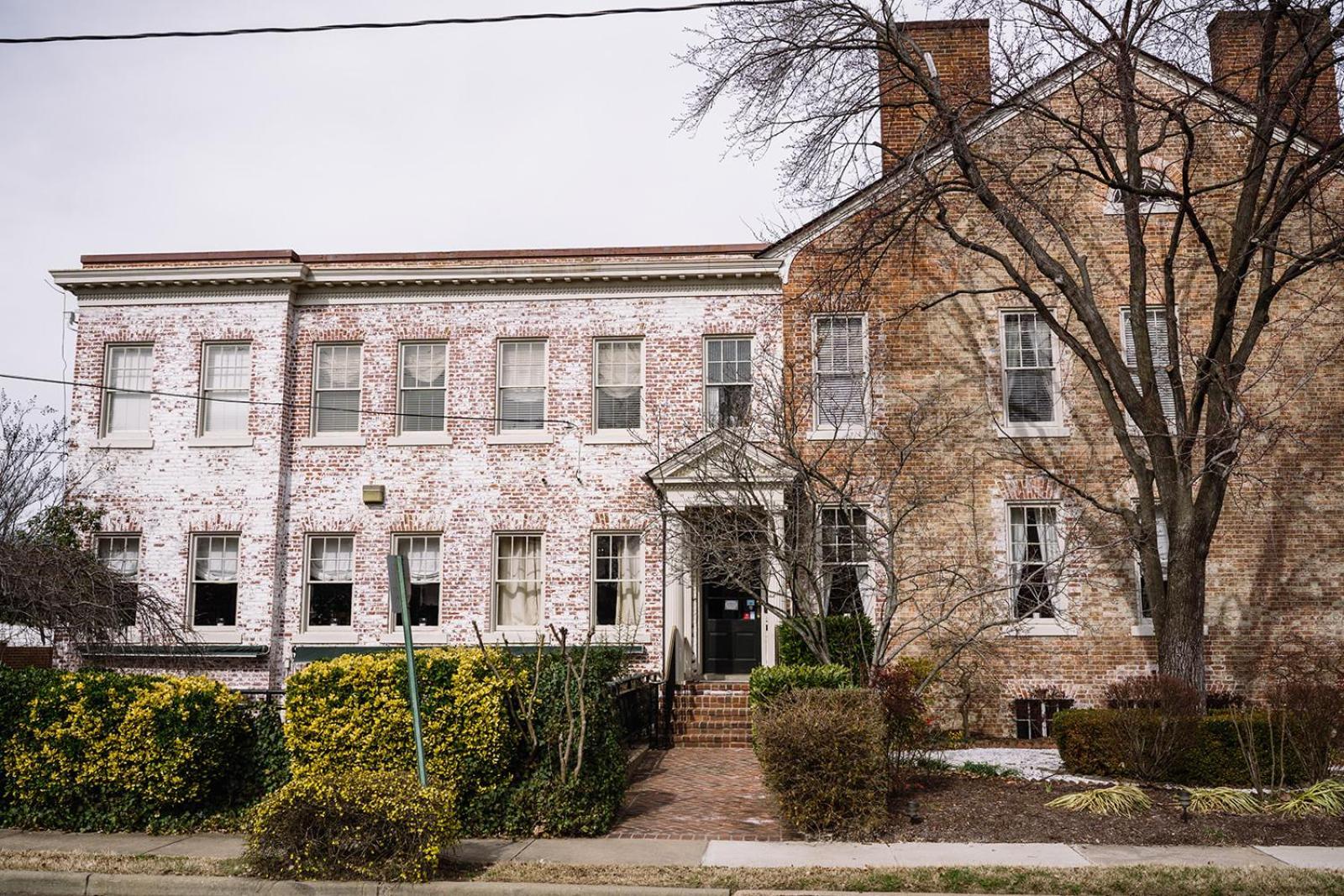 Ironclad Inn And Bourbon Room Fredericksburg Bagian luar foto
