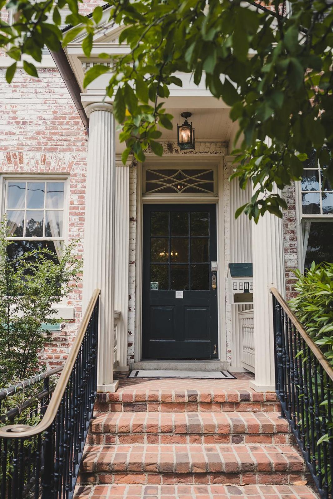 Ironclad Inn And Bourbon Room Fredericksburg Bagian luar foto