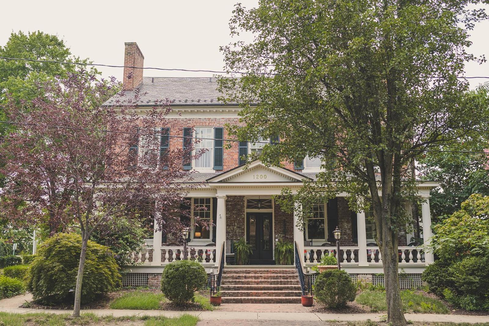Ironclad Inn And Bourbon Room Fredericksburg Bagian luar foto